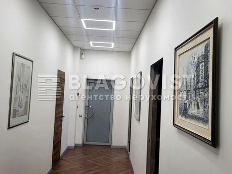 коммерческая по адресу Степана Бандеры просп., 5