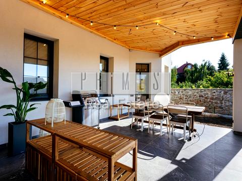 дом по адресу Оболонська вул.