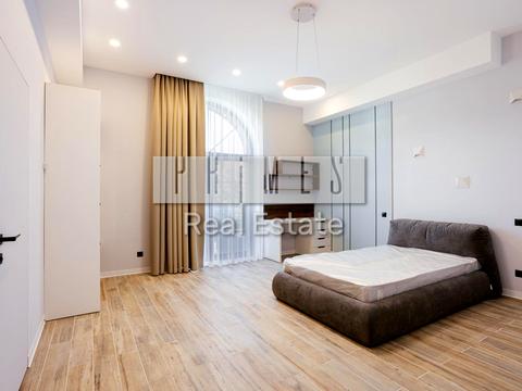 дом по адресу Оболонська вул.