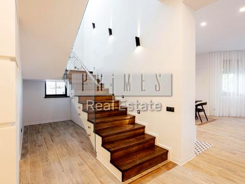 дом по адресу Оболонська вул.