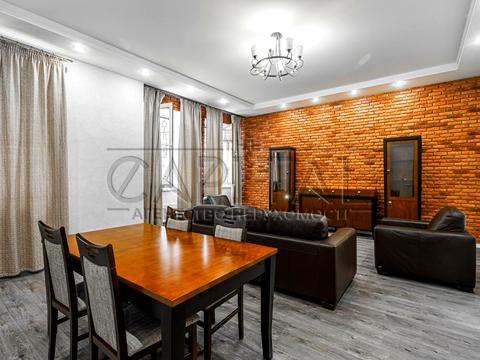 комерційна за адресою Воздвиженська вул., 42