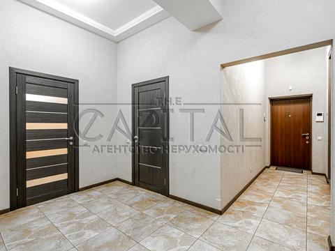 комерційна за адресою Воздвиженська вул., 42