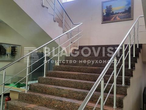 комерційна за адресою Степана Бандери просп. (Московський), 5