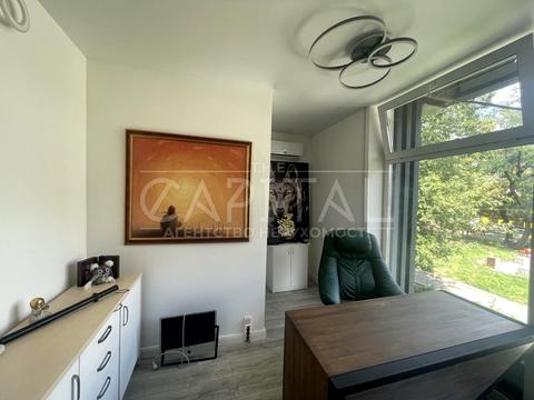 комерційна за адресою Юрія Іллєнка вул. (Мельникова), 5