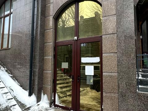 комерційна за адресою Володимирська вул., 44