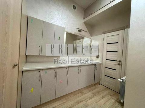 комерційна за адресою Перемишльська вул. (Червонопільська), 2-Г