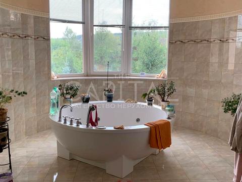 будинок за адресою Жовтнева вул.