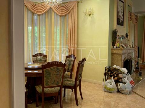 будинок за адресою Жовтнева вул.