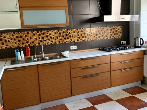 квартира за адресою Зоопаркова вул., 1а