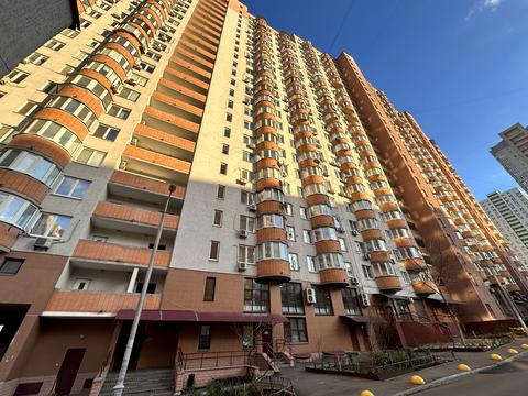 квартира за адресою Київ, Феодосійський пров., 12