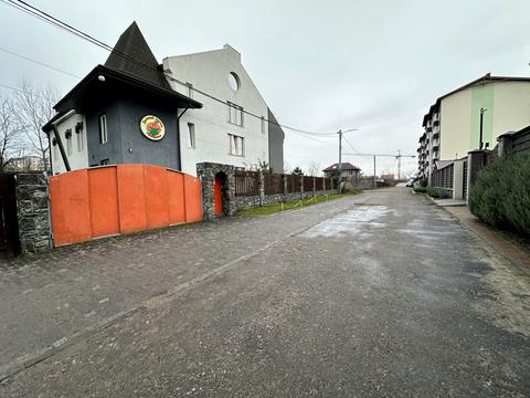 комерційна за адресою Івана Білика вул. (Яблунева), 4