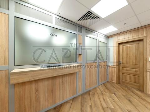 комерційна за адресою Київ, Володимирська вул., 4