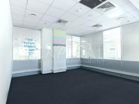 комерційна за адресою Київ, Жилянська вул., 75