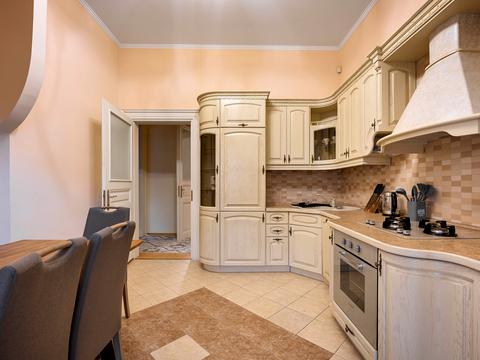 комерційна за адресою Івана Верхратського вул., 15