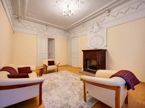 комерційна за адресою Івана Верхратського вул., 15