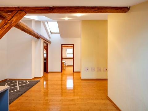 комерційна за адресою Івана Верхратського вул., 15