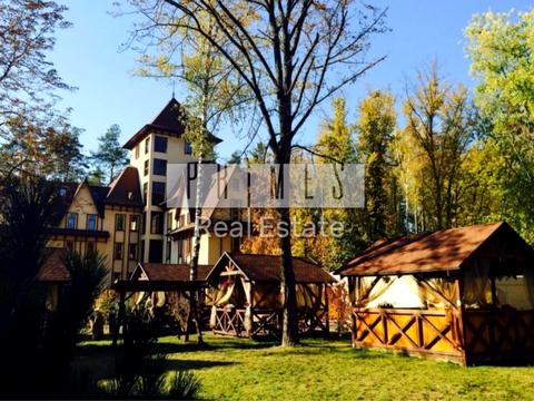 комерційна за адресою Берестейське шосе (Брест-Литовське), 2