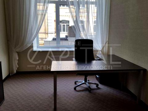 комерційна за адресою Митрофана Довнар-Запольського вул., 7