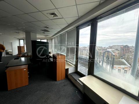 комерційна за адресою Велика Житомирська вул., 1