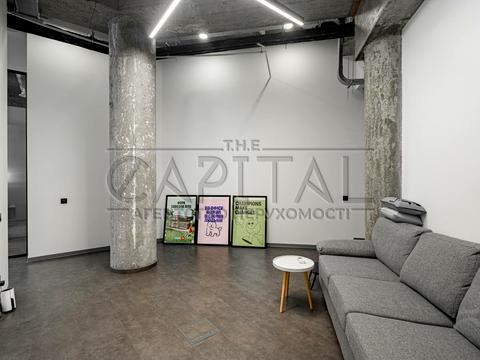 комерційна за адресою Саксаганського вул., 120