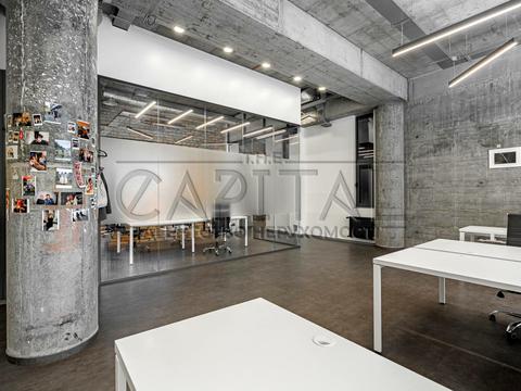 комерційна за адресою Саксаганського вул., 120