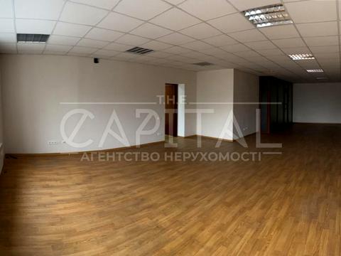 комерційна за адресою Новопирогівська вул., 64а