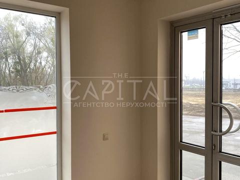 комерційна за адресою Новопирогівська вул., 64а