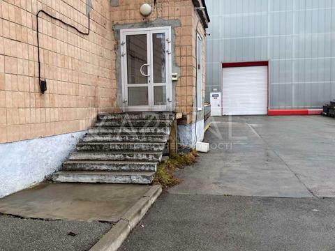 комерційна за адресою Новопирогівська вул., 64а