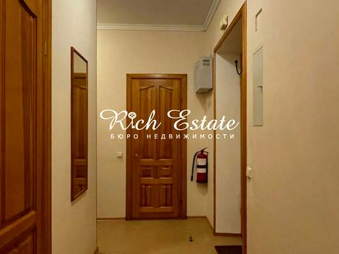 комерційна за адресою Київ, Богдана Хмельницького вул., 47