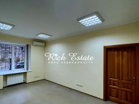 комерційна за адресою Київ, Богдана Хмельницького вул., 47