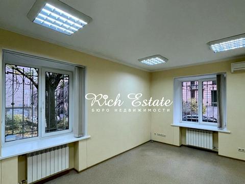 комерційна за адресою Київ, Богдана Хмельницького вул., 47