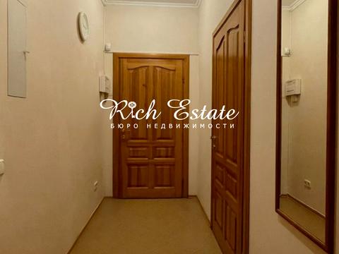 комерційна за адресою Київ, Богдана Хмельницького вул., 47