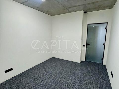 комерційна за адресою Зарічна вул., 2 к3