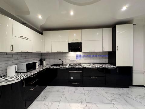 квартира за адресою Левка Лук'яненка вул. (Василя Жуковського), 16, 18, 20, 24