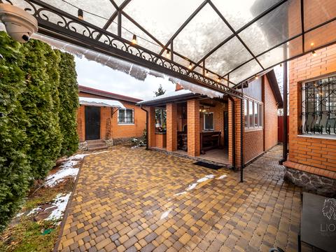 будинок за адресою Набережна, 5