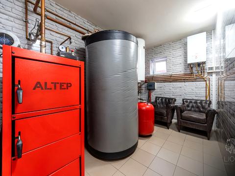 будинок за адресою Набережна, 5