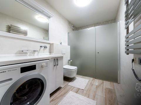 будинок за адресою Набережна, 5