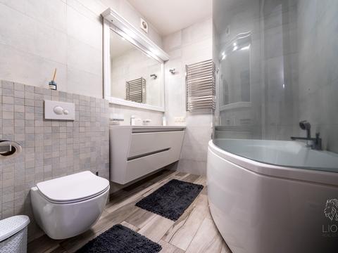 будинок за адресою Набережна, 5