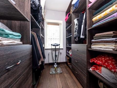 будинок за адресою Набережна, 5