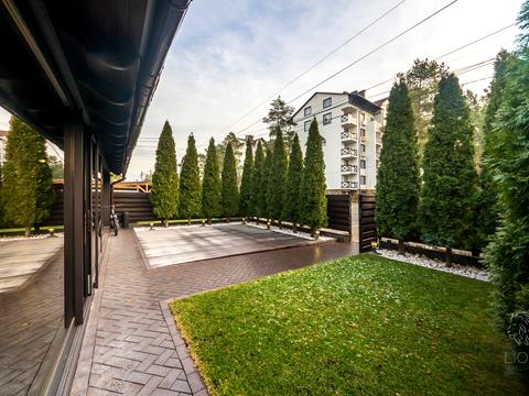 будинок за адресою Придорожна вул., 1Е