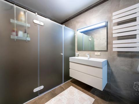 будинок за адресою Придорожна вул., 1Е