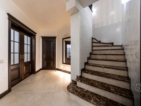 будинок за адресою Придорожна вул., 1Е