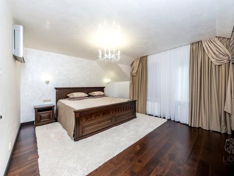 будинок за адресою Придорожна вул., 1Е