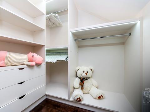 будинок за адресою Придорожна вул., 1Е