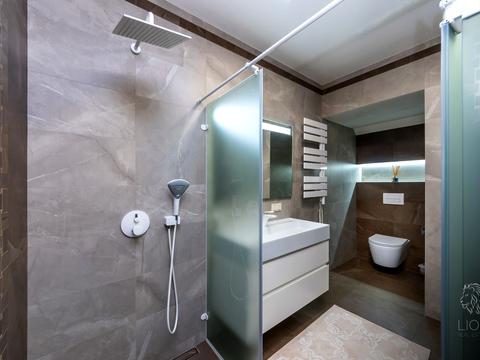 будинок за адресою Придорожна вул., 1Е