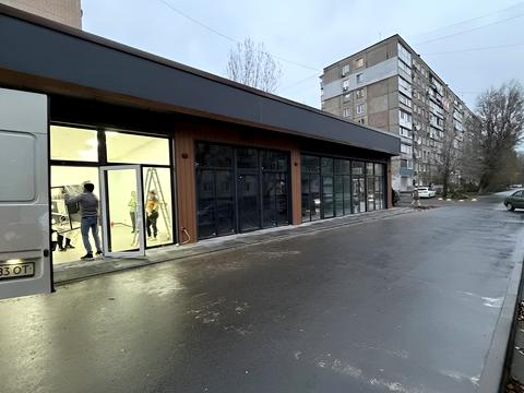 комерційна за адресою Батумська вул., 1