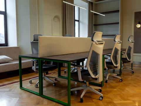 комерційна за адресою Антоновича вул. (Горького), 9