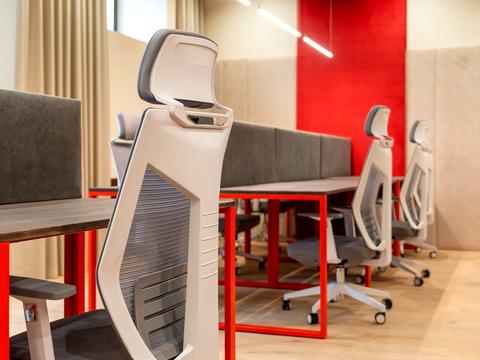 комерційна за адресою Антоновича вул. (Горького), 9