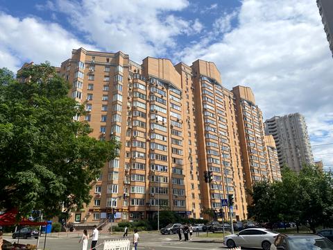 квартира за адресою Срібнокільська вул., 24