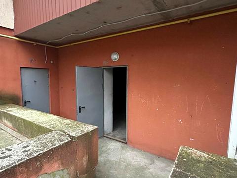 комерційна за адресою Озерна вул., 3